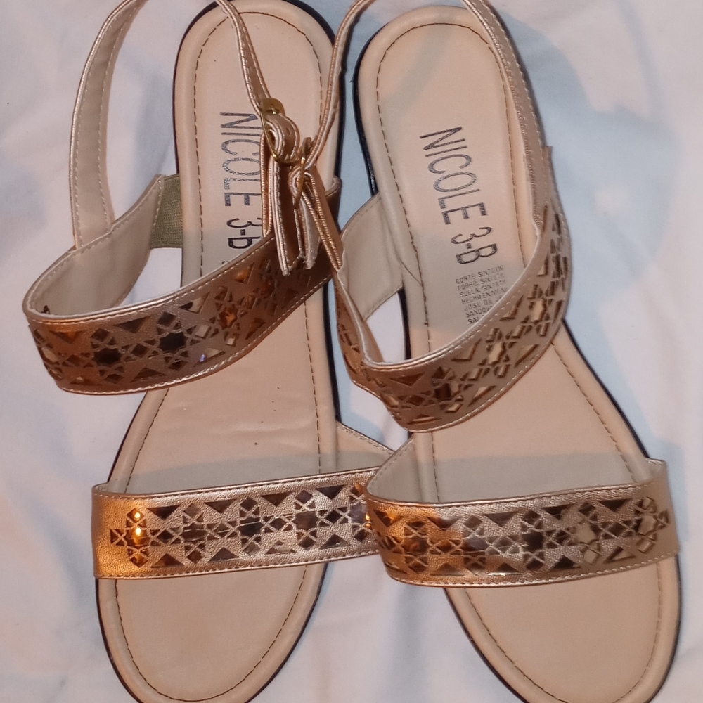Brand new w/o tags Nicole size 10 flats